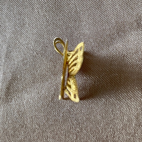 Vintage Butterfly Pendants Gold Filigree with Rhinestones and Carved Tiger’s Eye - Picture 3 of 11